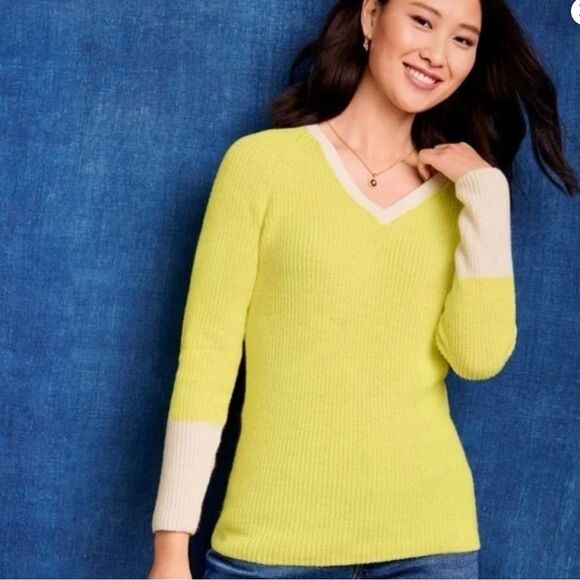 Talbots Petites V-Neck Long Sleeve Sweater Yellow Size Sp - Picture 2 of 6